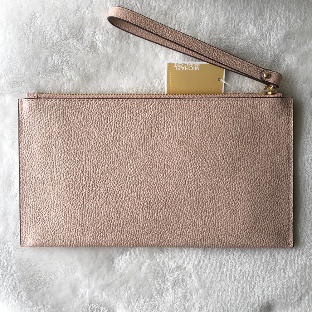 MICHAEL KORS Clutch Wristlet - Picture 5 of 8